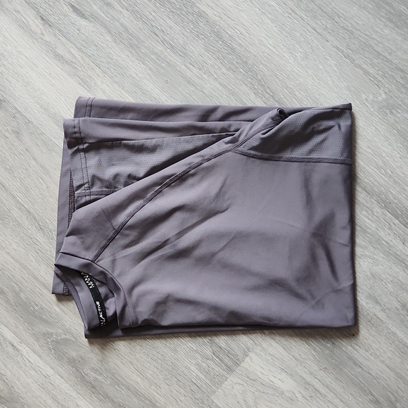 Boohoo Man active fitness shirt size medium - Picture 3 of 3